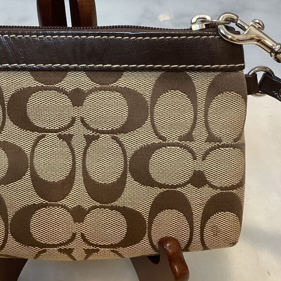 Coach Signature Jacquard Pleated Wristlet - Picture 5 of 10